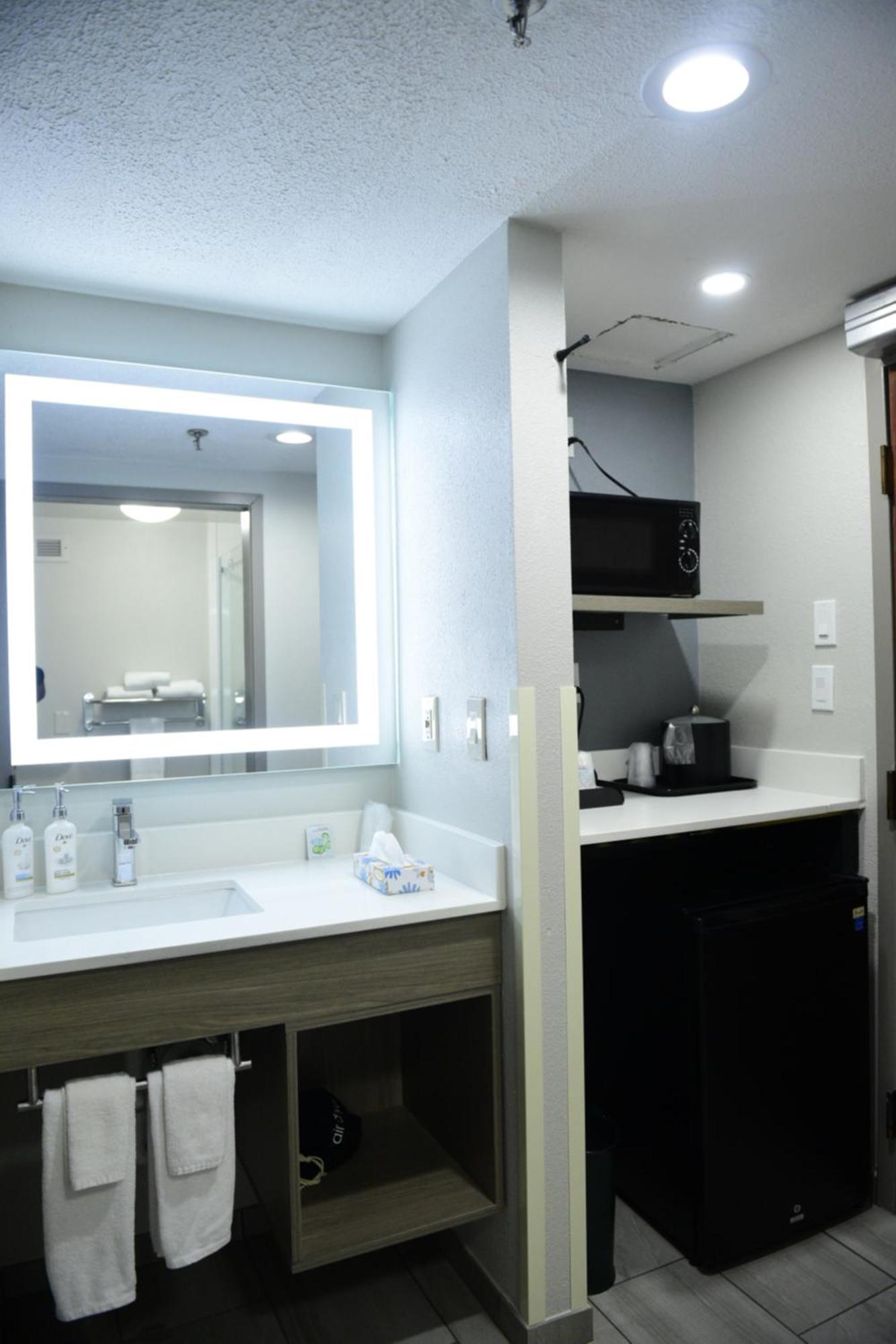 Keene Elm City Hotel, Ascend Hotel Collection Экстерьер фото