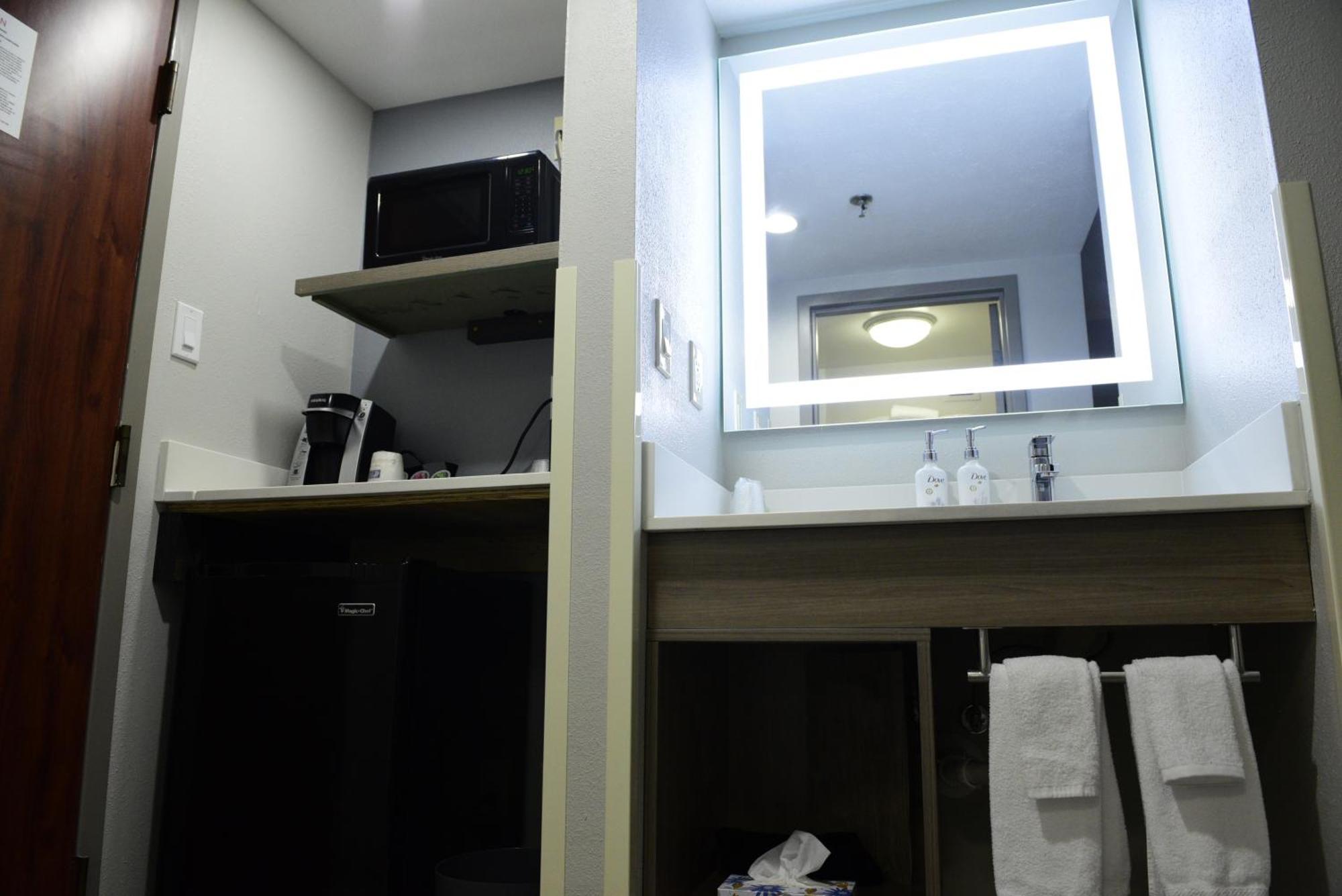 Keene Elm City Hotel, Ascend Hotel Collection Экстерьер фото
