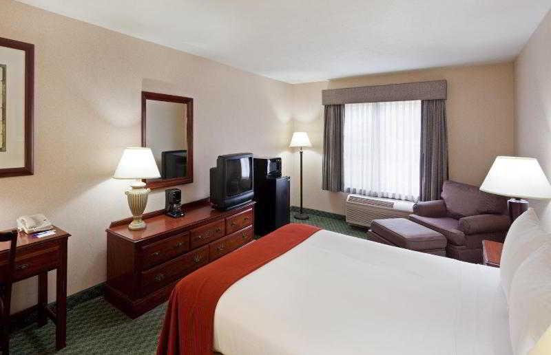 Keene Elm City Hotel, Ascend Hotel Collection Номер фото